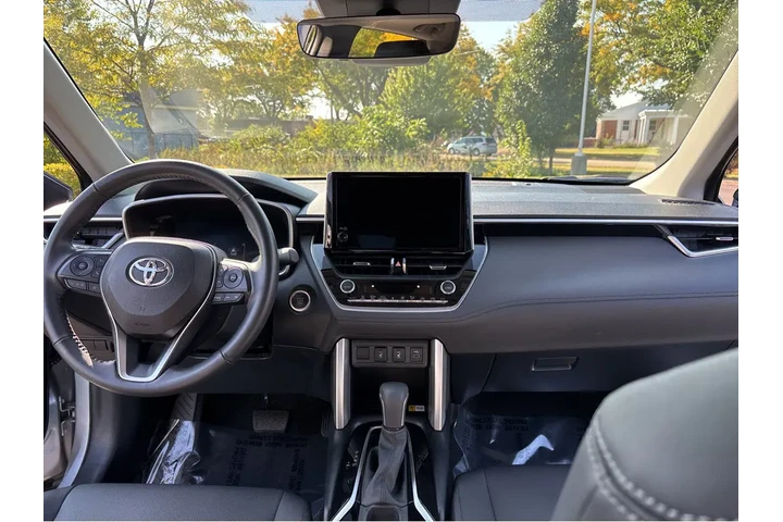 $31880 : Gold Certified2023 Corolla Cr image 4