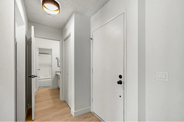 $2500 : 2bedroom 2bath available image 8