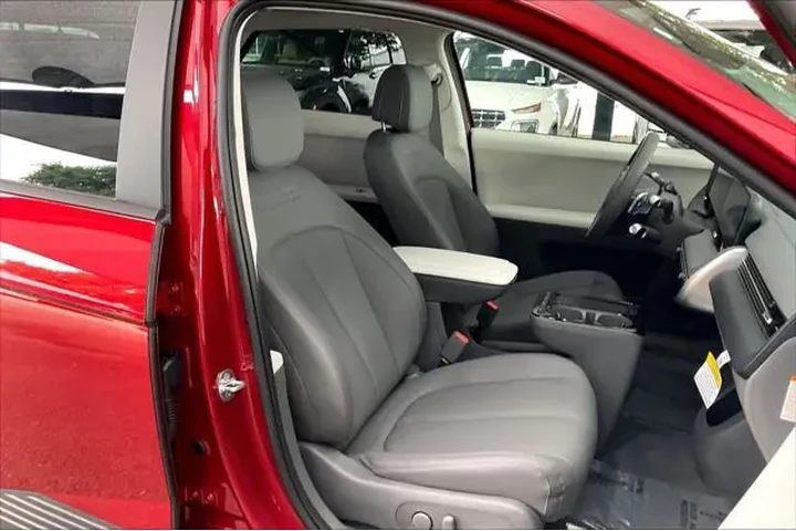$34207 : Hyundai IONIQ 5 2026 SEL 4dr image 8
