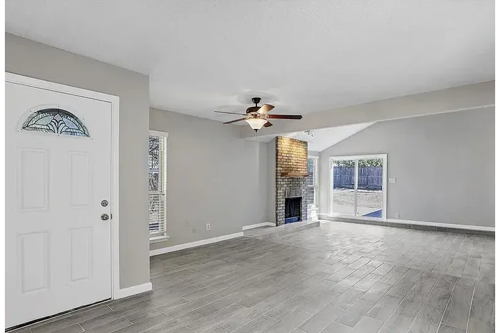 $1250 : HOME  FOR RENT IN DALLAS TX image 6