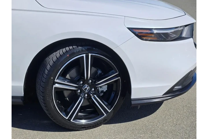 $29388 : Honda Accord Hybrid 2025 Spo image 9