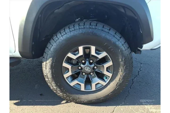 $36647 : Toyota Tacoma 2022 4x4 TRD P image 9