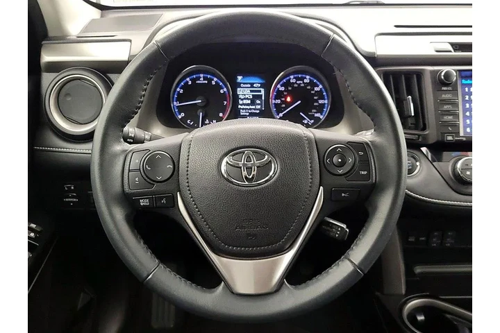 $25998 : Toyota RAV4 2017 AWD Limited image 10