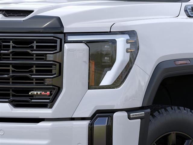 $88485 : New 2025 Sierra 3500 HD AT4 image 10