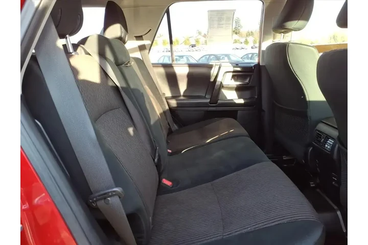 $27968 : Toyota 4Runner 2019 4x4 SR5 image 7