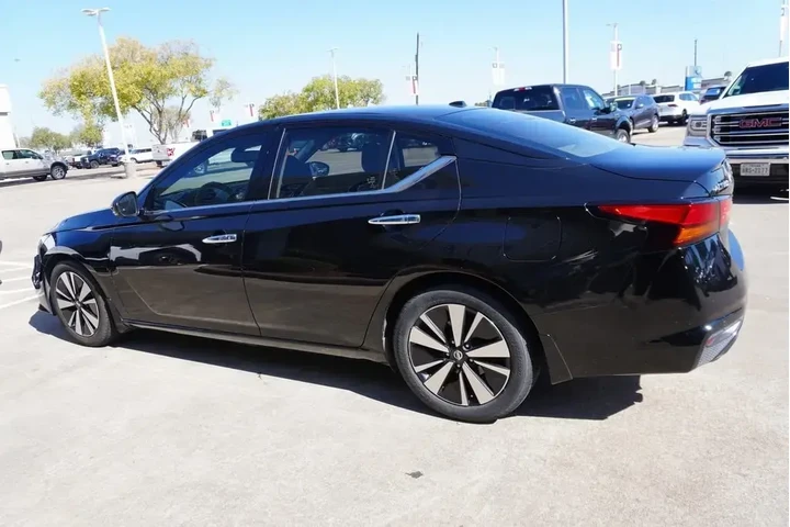 $18288 : Nissan Altima 2019 2.5 SV 4d image 5