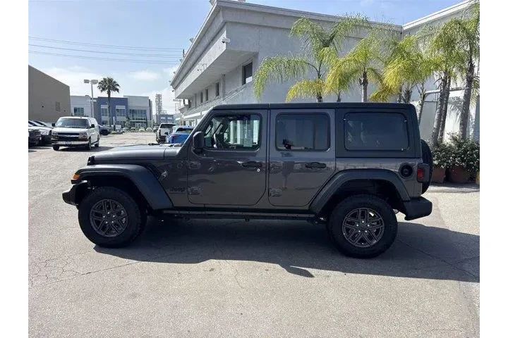 $33869 : Jeep Wrangler 2025 4x4 Sport image 6