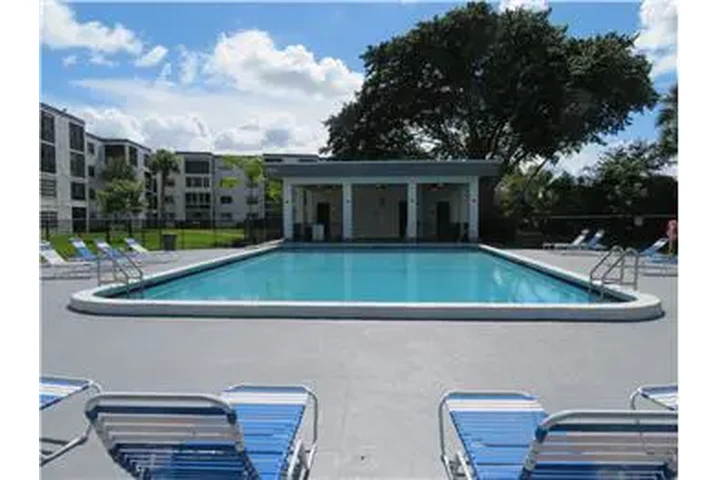 $1450 : Rental property with 1 bedro image 2