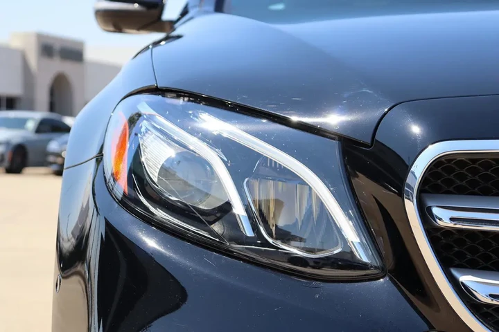 $27929 : 2019 E 300 RWD Sedan image 6