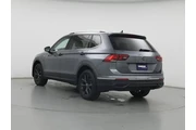 $27998 : Volkswagen Tiguan 2024 SE 4d thumbnail