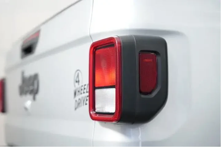 $29887 : Jeep Gladiator 2022 4x4 Will image 7