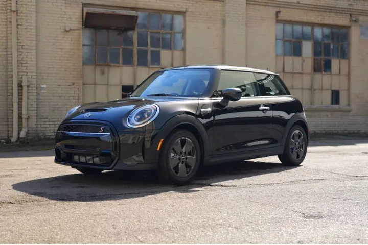 $25988 : 2024 MINI Hardtop 2 Door Coop image 3
