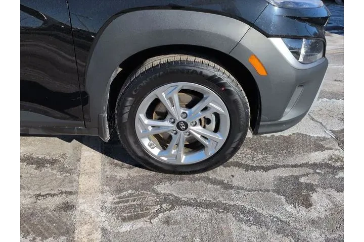 $17900 : Hyundai KONA 2022 AWD SEL 4d image 10