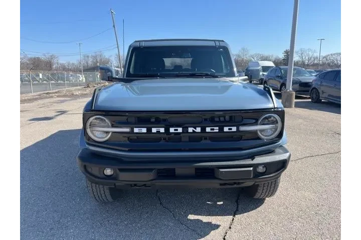 $35994 : Ford Bronco 2023 4x4 Base 4d image 2