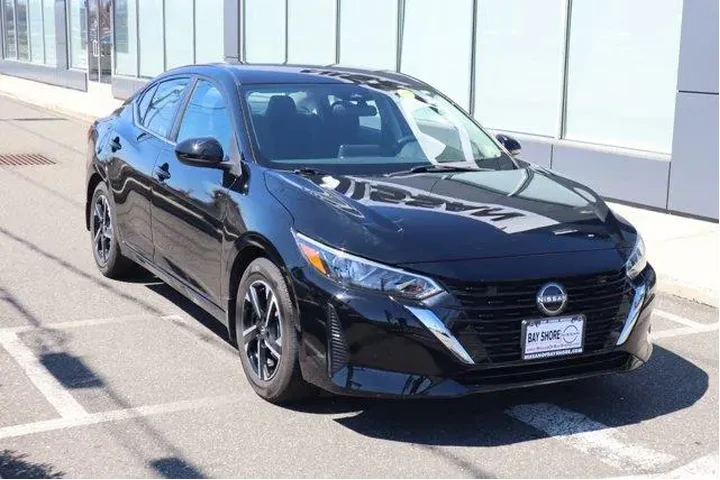 $18752 : Nissan Sentra 2025 SV 4dr Se image 2