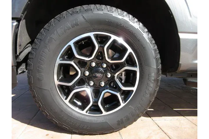 $39294 : Ford F-150 2023 4x4 XLT 4dr image 8