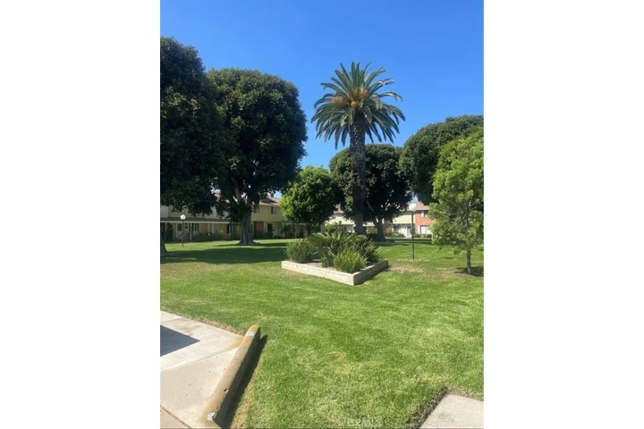 $1200 : RECAMARA EN RENTA image 7