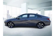 $17777 : Hyundai ELANTRA 2023 SEL 4dr thumbnail
