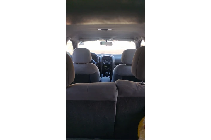 $2600 : Hyundai Santa Fe image 5