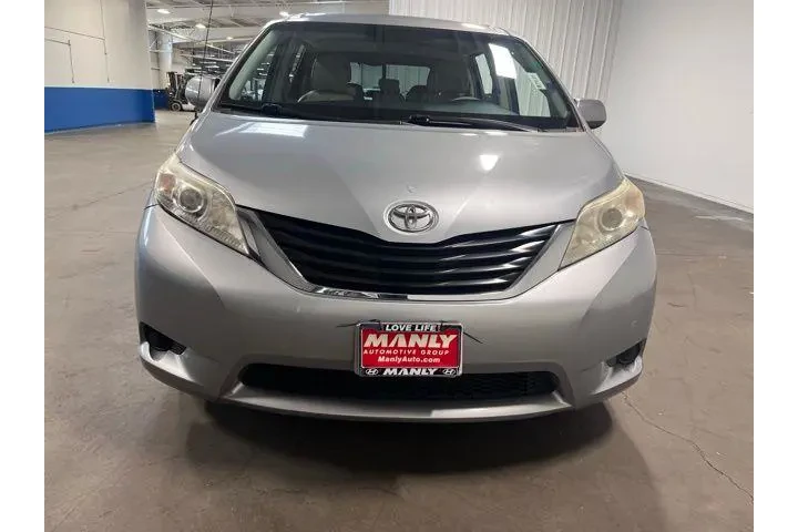 $16952 : Toyota Sienna 2014 image 8