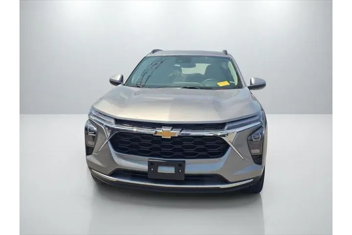 $23999 : Chevrolet Trax 2025 LT 4dr C image 2