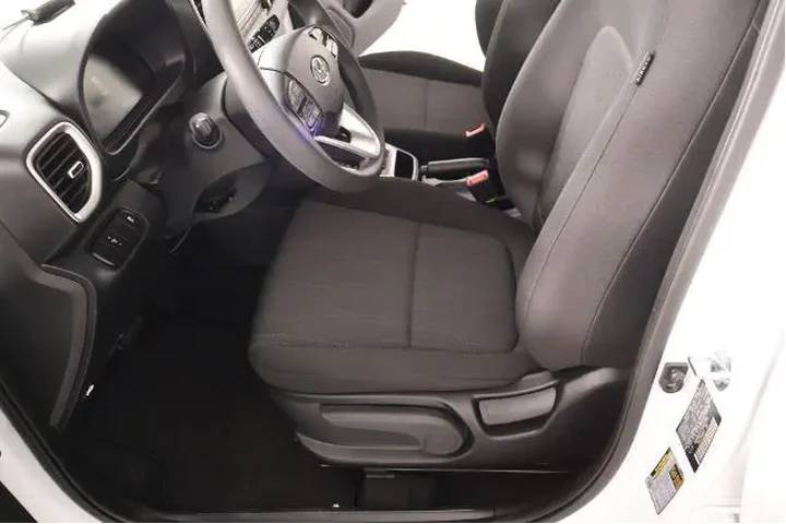 $21226 : Hyundai VENUE 2026 SE 4dr Cr image 10