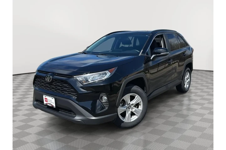 $23989 : Silver Certified 2020 RAV4 XLE image 1