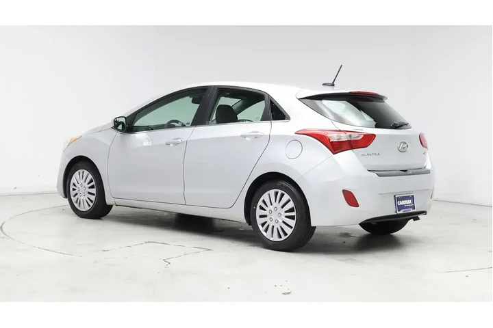 $14998 : Hyundai ELANTRA GT 2017 4dr image 2