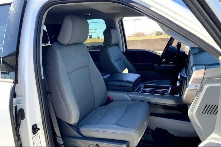 $39995 : Ford F-150 2024 4x4 XLT 4dr image 9