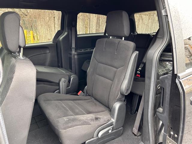 $12495 : 2019 Grand Caravan SE image 5