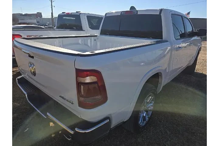 $30235 : Ram 1500 2021 4x4 Laramie 4d image 3