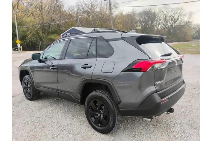 $15997 : 2019 RAV4 LE image 5