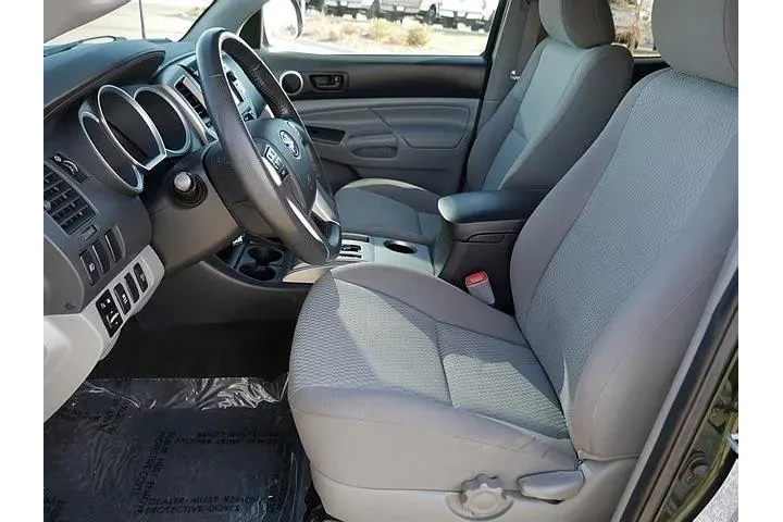 $26944 : Toyota Tacoma 2013 4x4 V6 4d image 10