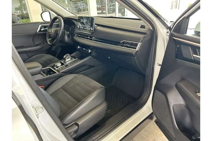 $22388 : Mitsubishi Outlander 2023 ES image 6