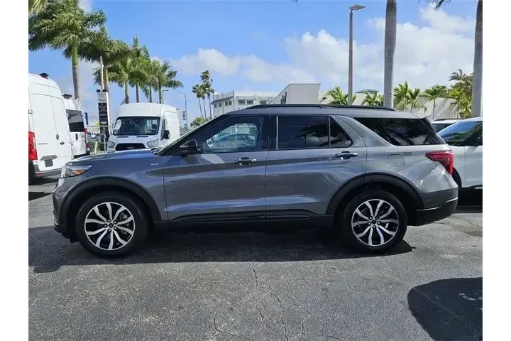 $29990 : Ford Explorer 2022 ST-Line 4 image 3