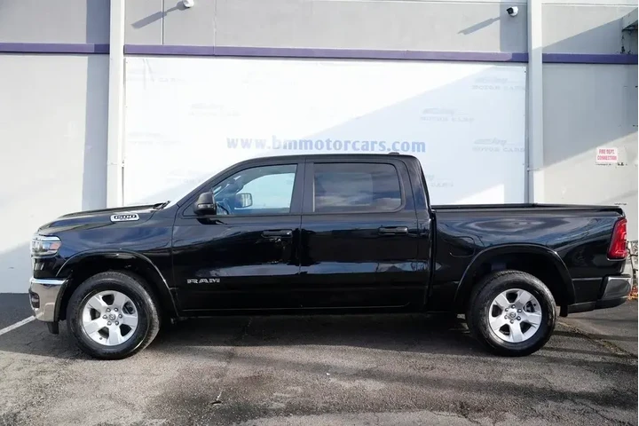 $38900 : Ram 1500 2025 4x4 Big Horn 4 image 8