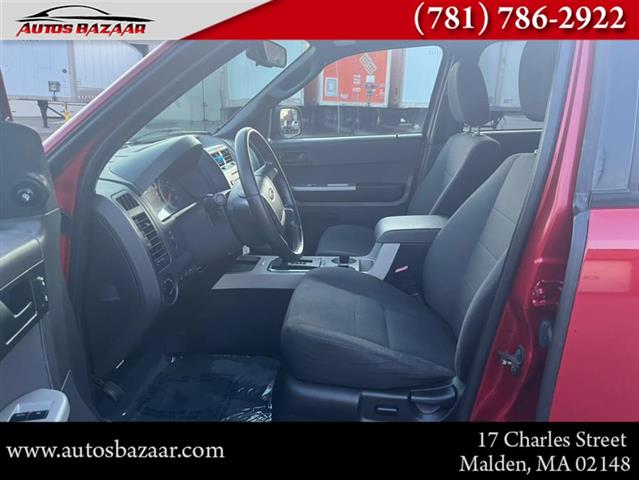 $3900 : Used 2011 Escape 4WD 4dr XLT image 9