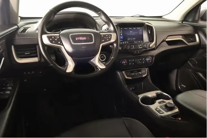 $25360 : GMC Terrain 2023 AWD Denali image 2