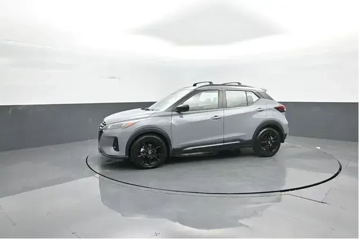 $17300 : Nissan Kicks 2021 SR 4dr Cro image 2