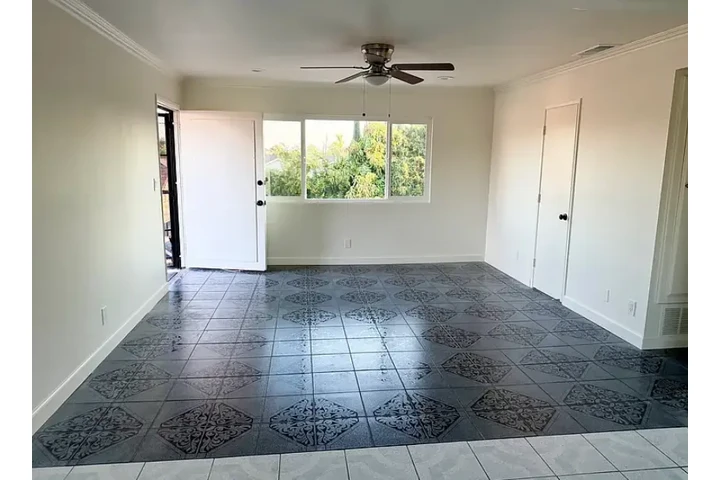 $1950 : 3 bedrooms, 1 bathroom, and 1 image 1