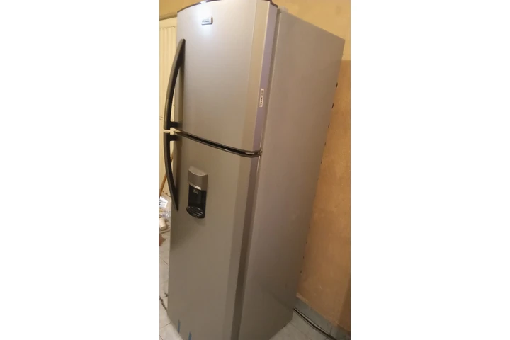 $3500 : Refrigerador De Uso En Venta image 1