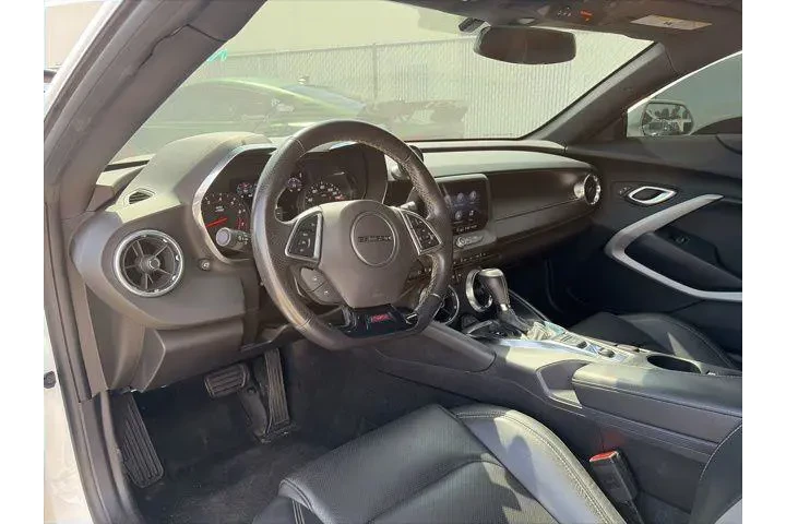$38600 : Chevrolet Camaro 2020 SS 2dr image 10