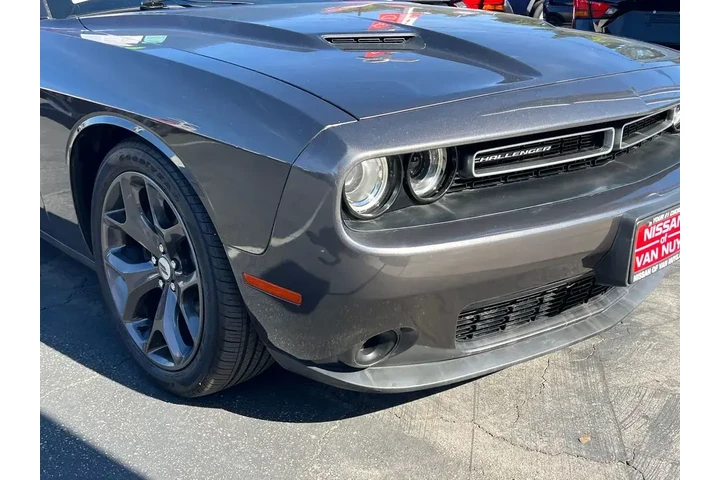 $17998 : Dodge Challenger 2018 SXT 2d image 10