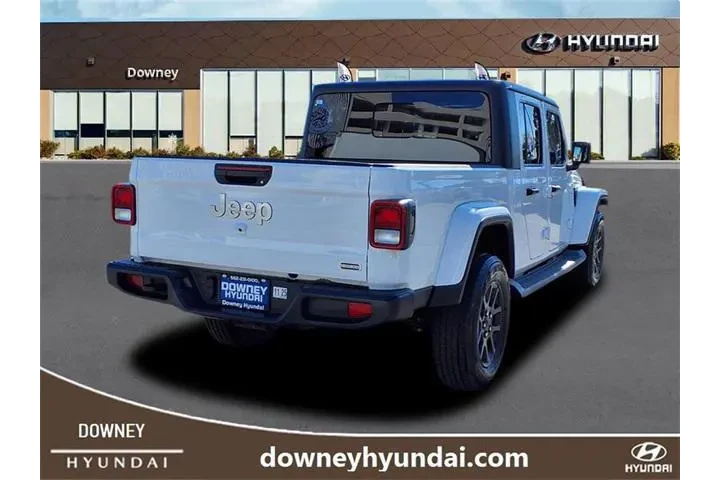 $31847 : Jeep Gladiator 2023 4x4 Over image 4