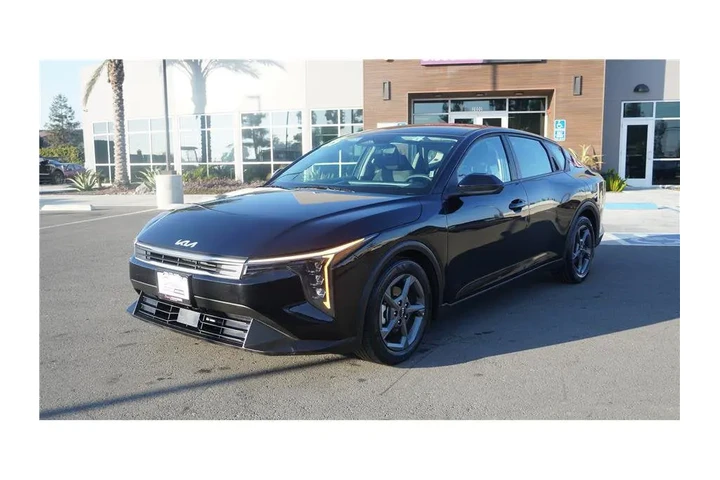 $22984 : 2025 K4 LXS image 2