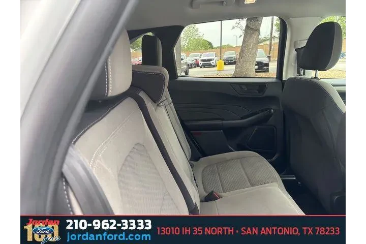 $18237 : Ford Escape 2022 SE 4dr SUV image 8