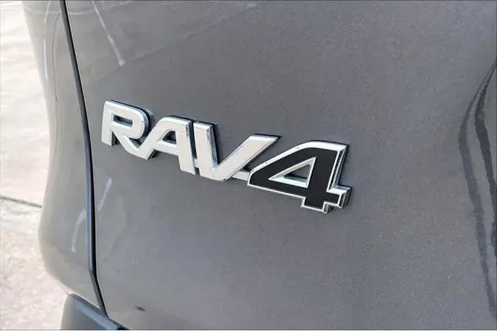 $31668 : Toyota RAV4 2025 AWD XLE 4dr image 7
