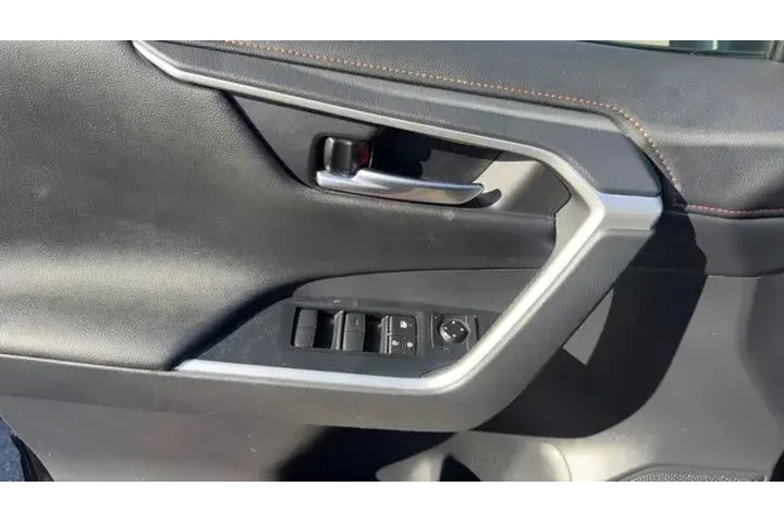 $24288 : Toyota RAV4 2019 AWD Adventu image 10