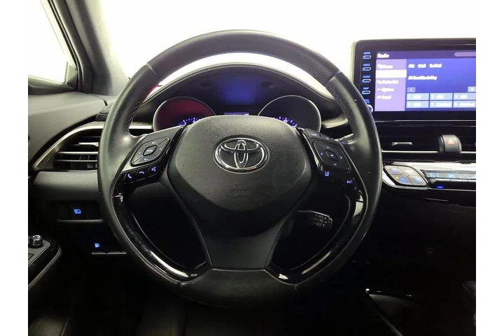 $19998 : Toyota C-HR 2019 XLE 4dr Cro image 10