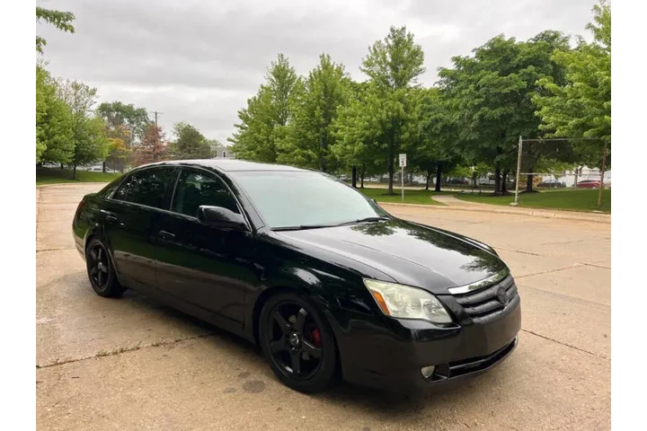 $3997 : 2006 Avalon Limited image 4
